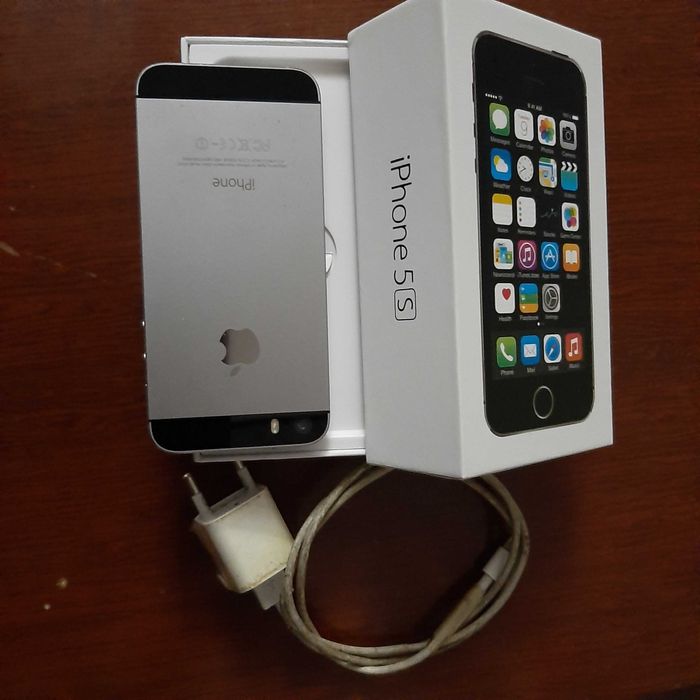 Продам IPhone 5S