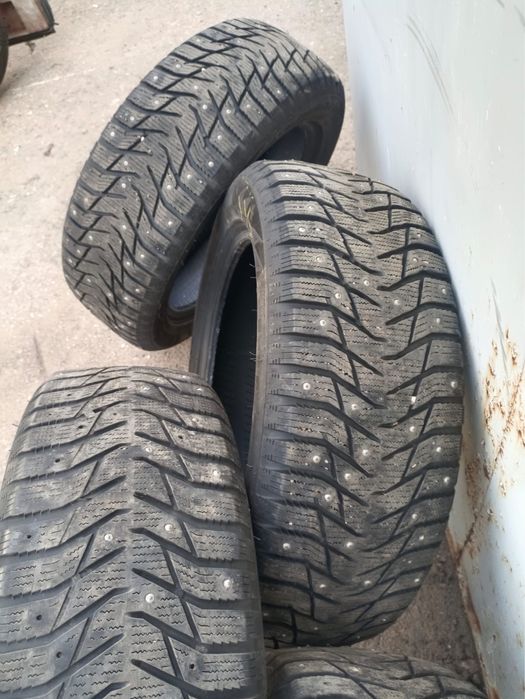 Продам зимнию шипованную резину