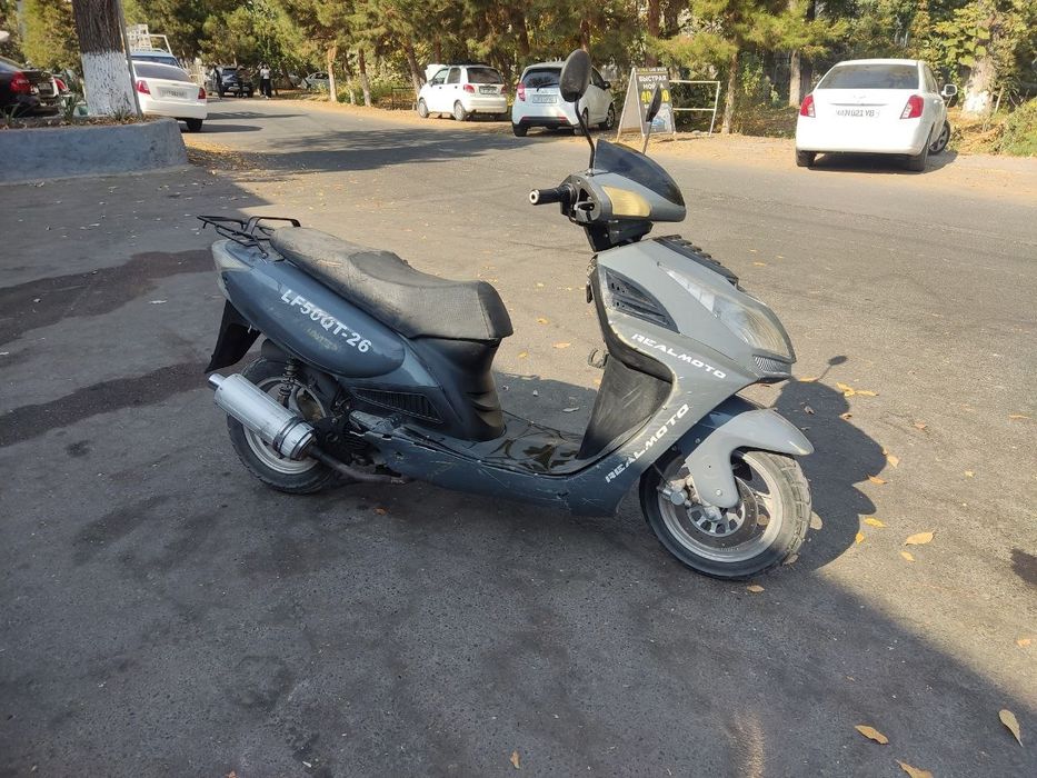 Продаётся скутер 80 кубов