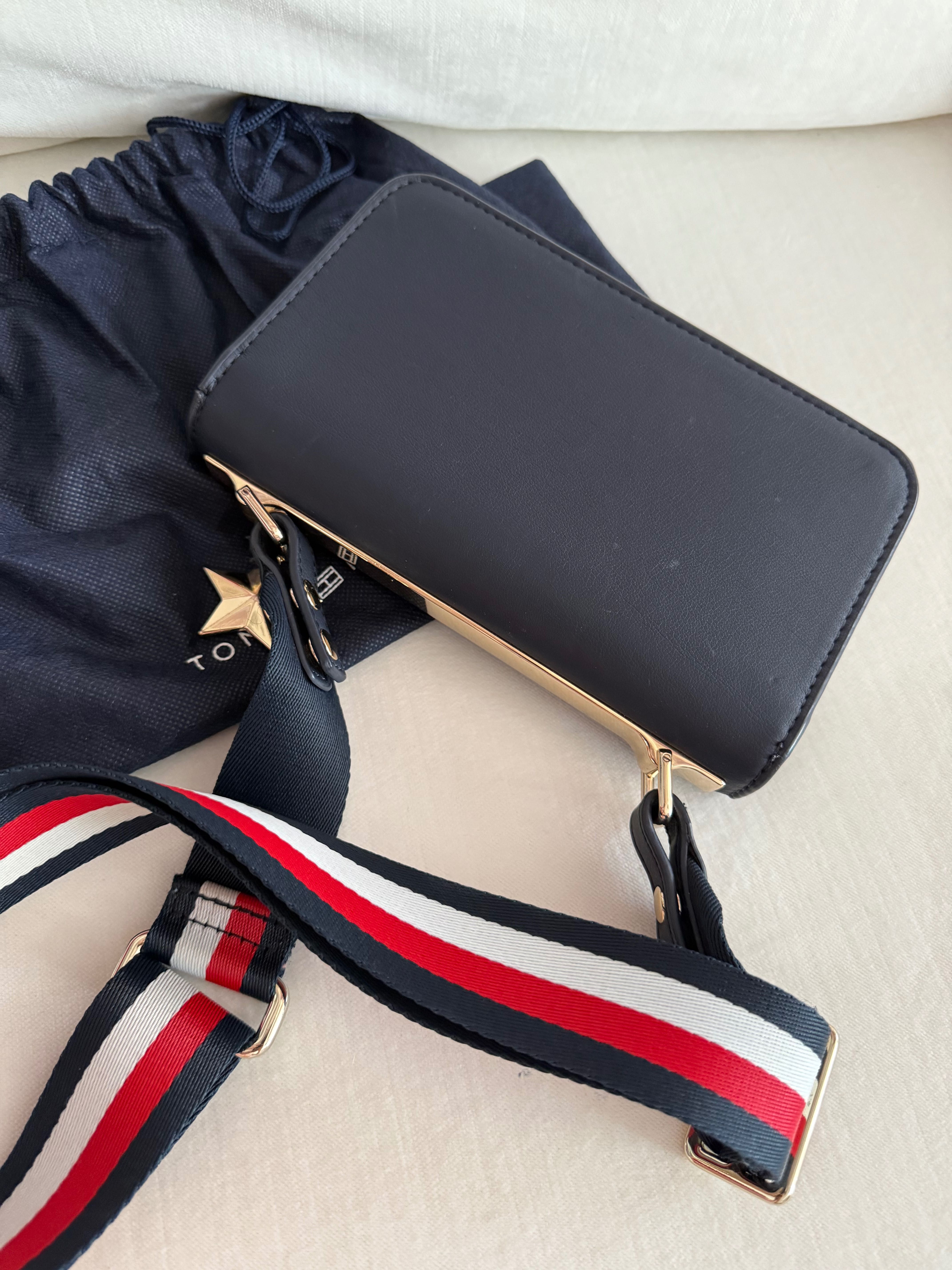 Малка кожена чанта Tommy Hilfiger