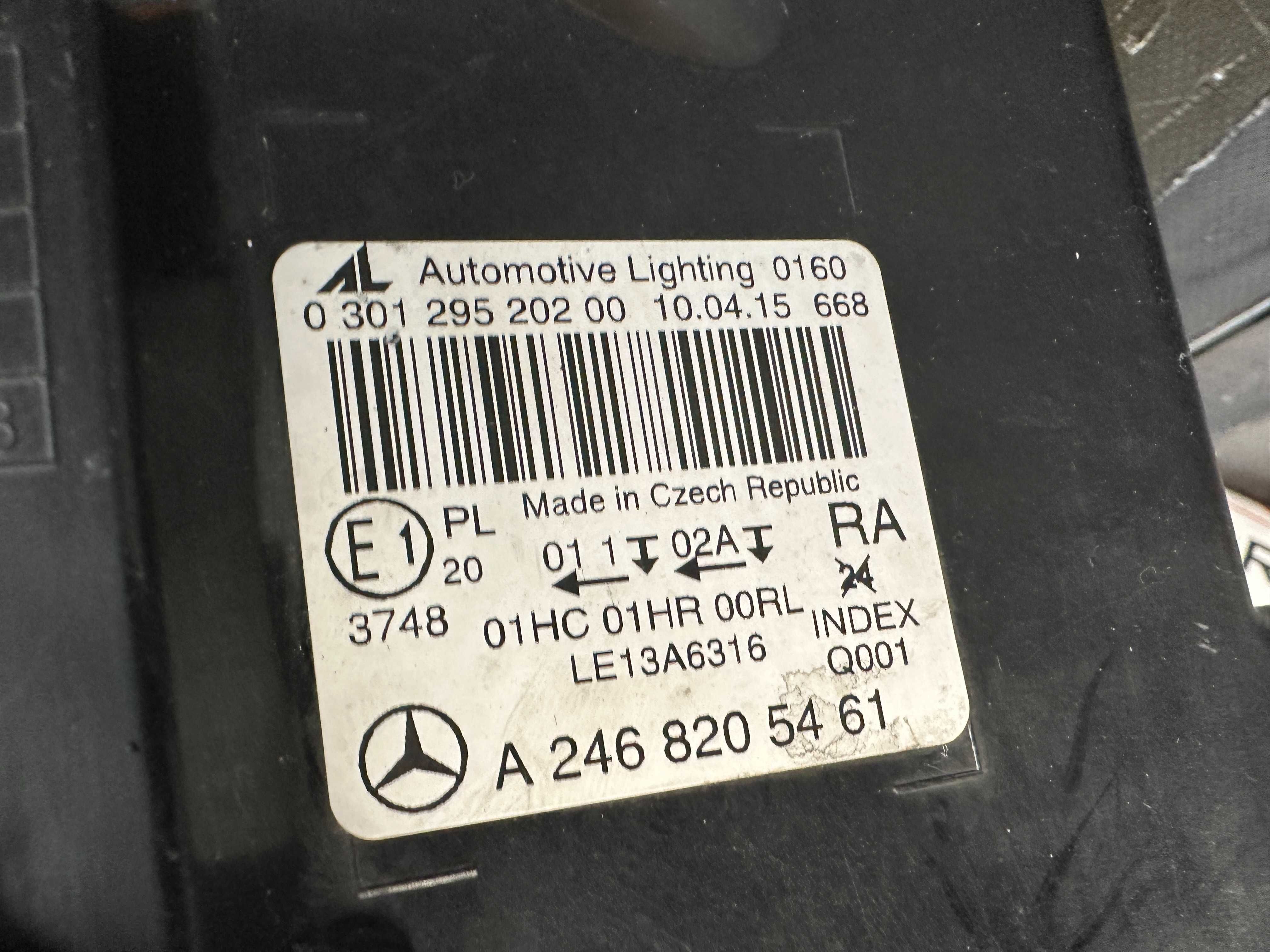 Фарове фар десен Mercedes B class 246 farove far Мерцедес Б 246