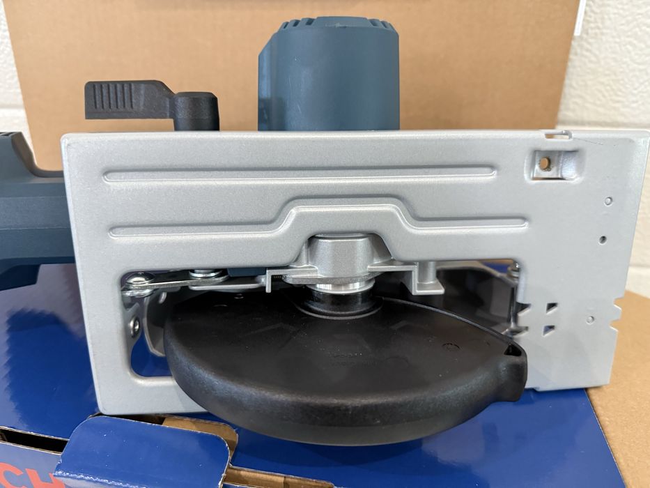 Акумулаторен ръчен циркуляр Bosch