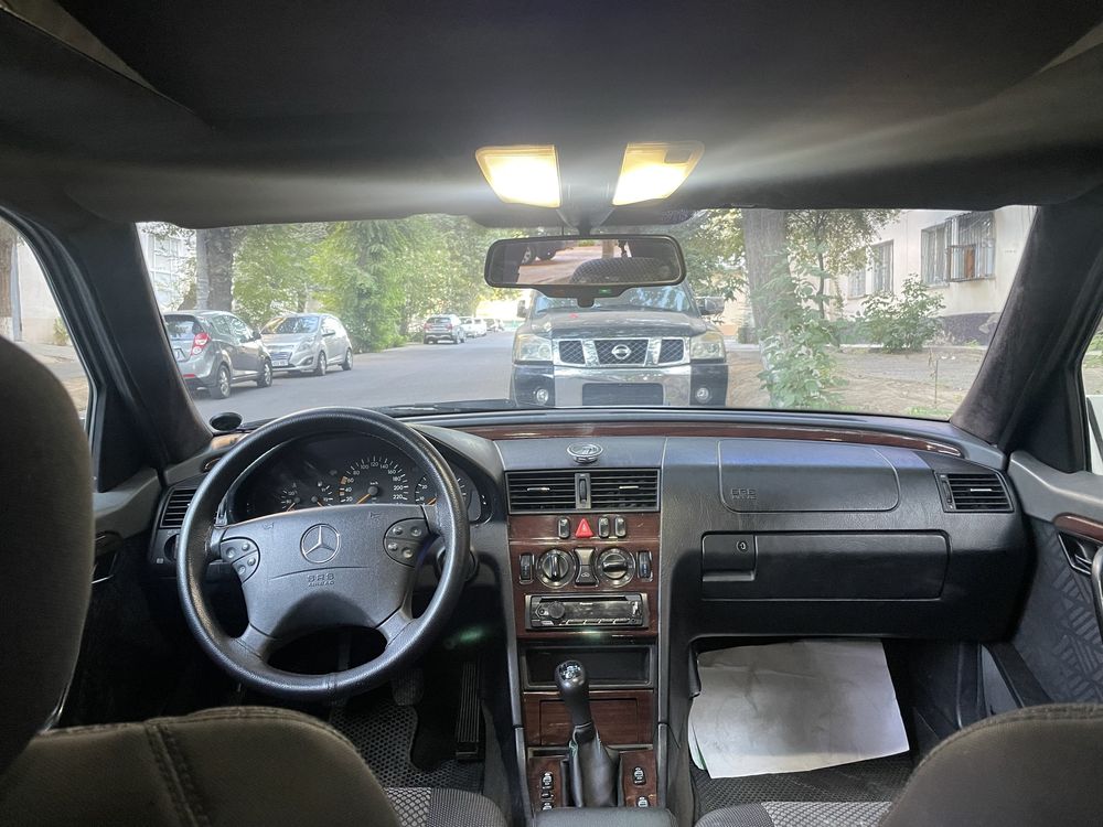 Mersedes benz sotiladi