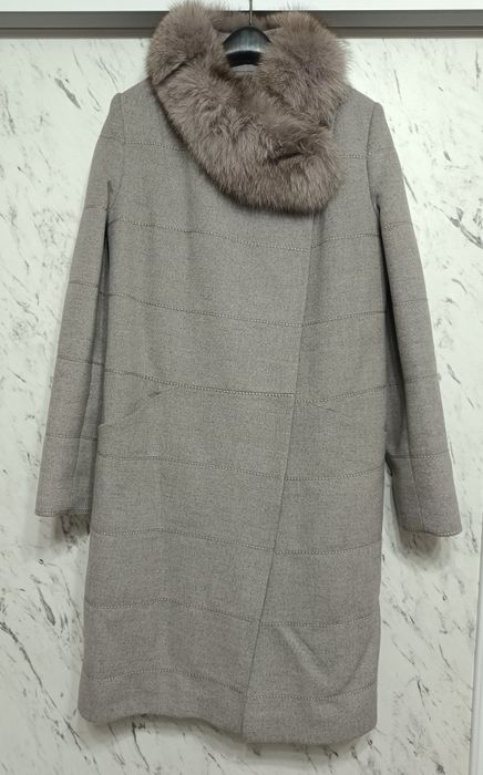 Продам пальто,Б/У размер на фото указан