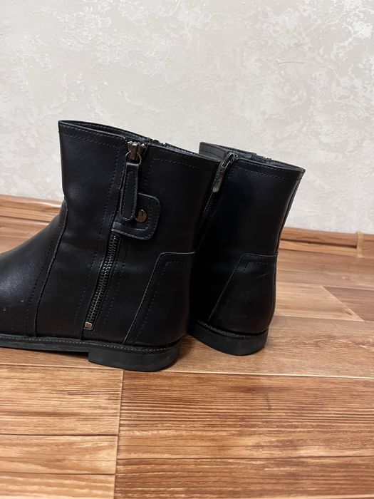 Продам осенние ботинки