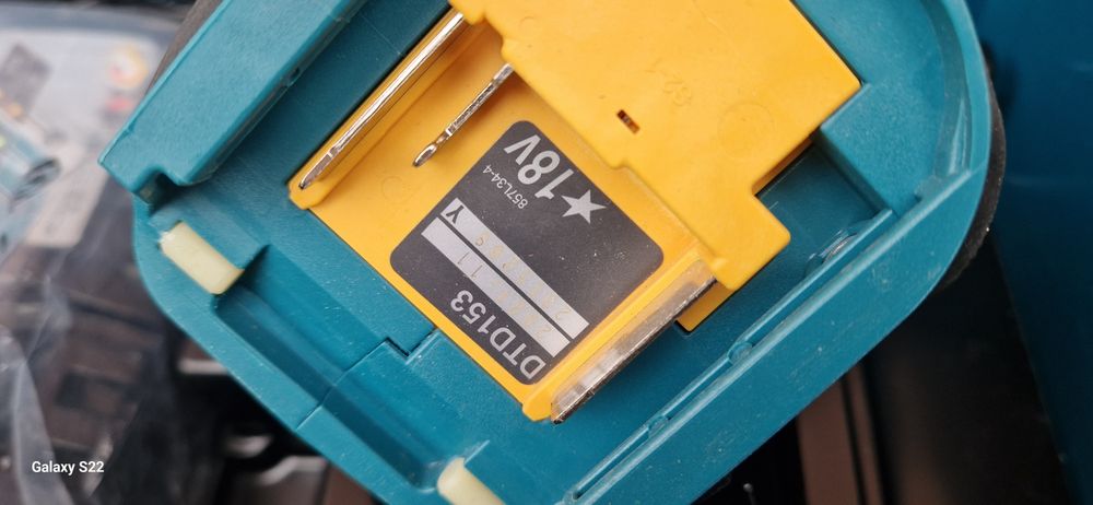 Makita impact ,multicutter pe acumulator.