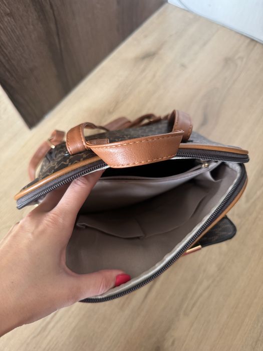 Дамска кафява раница