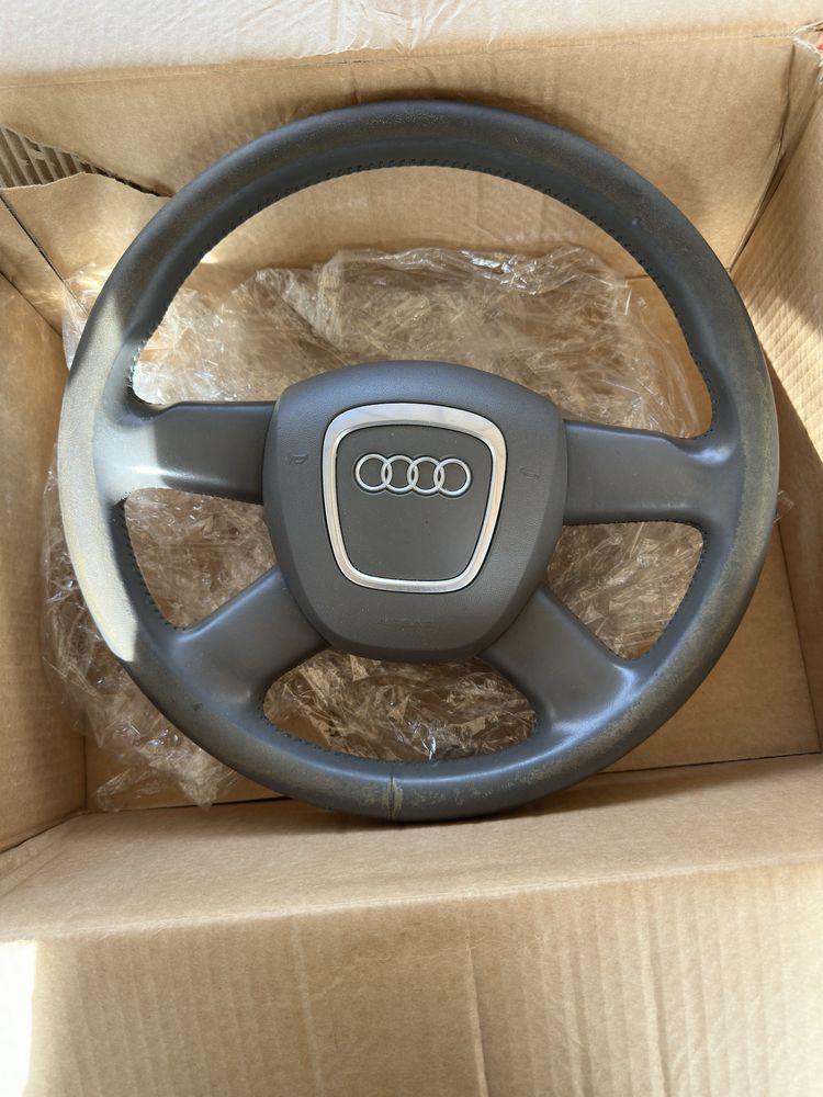 AUDI Волан Сив Кожа