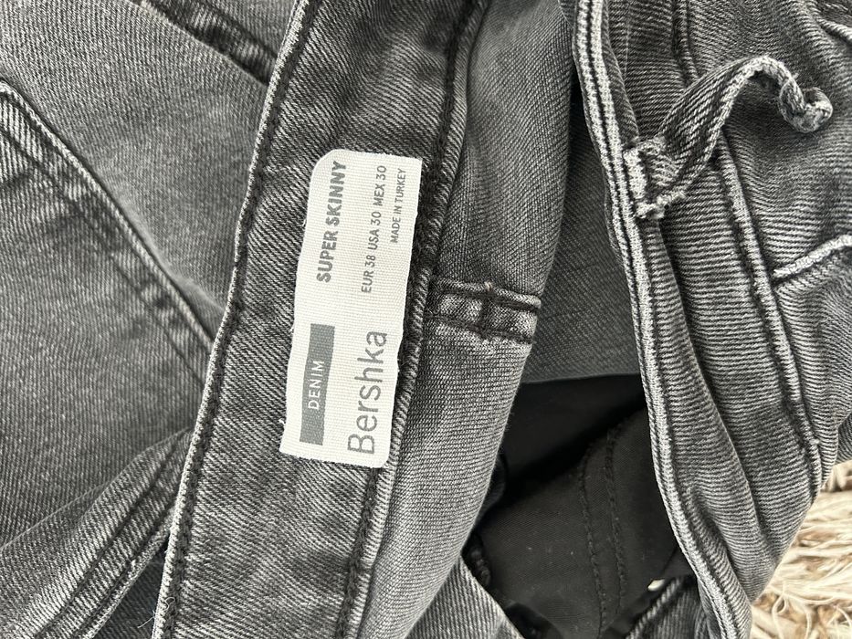 Blugi negri Berska slim fit