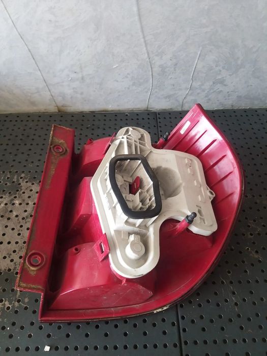 Stop tripla lampa stanga skoda yeti 5l 5l0945095 5l0945111