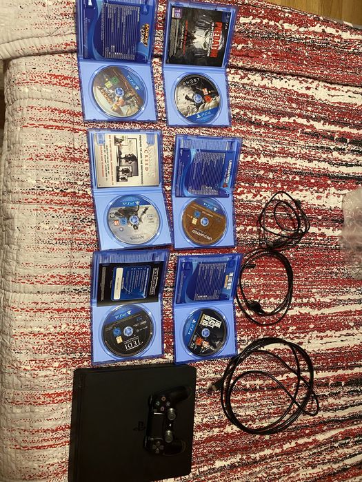 Vând Consolă Sony PlayStation 4