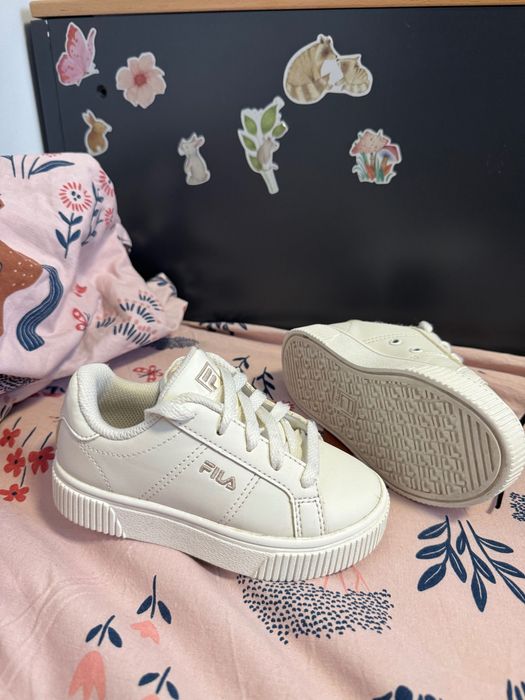 26 Детски обувки маратонки момиче Fila
