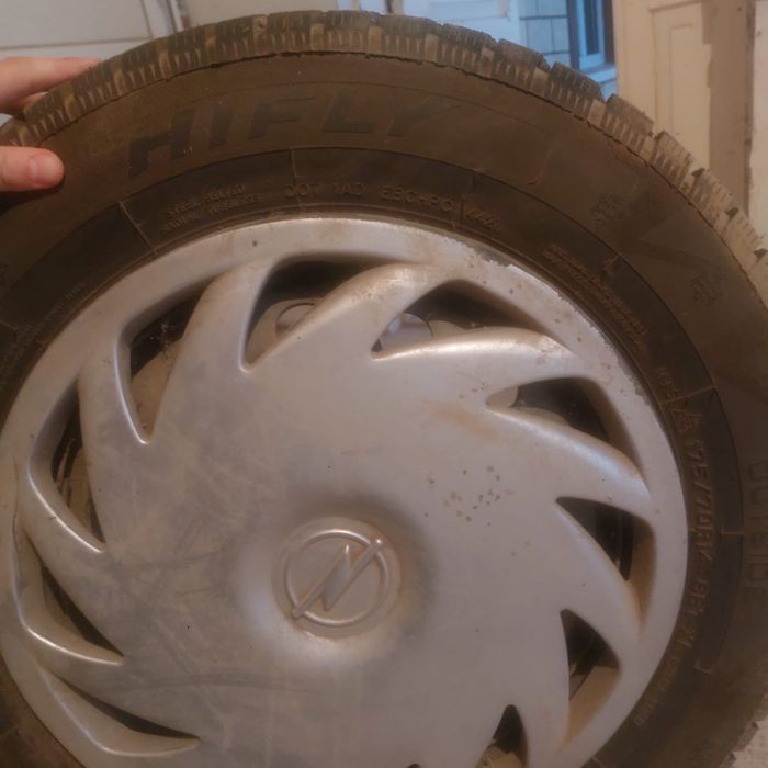 Зимние шины 175/70/14