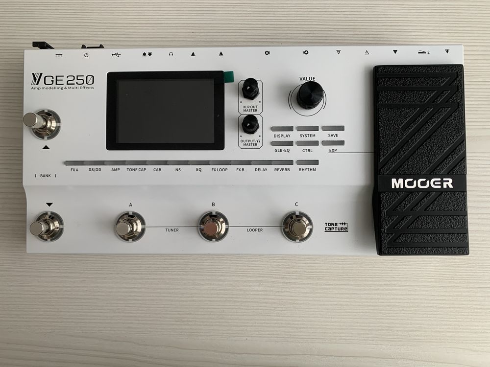 Гитарный процессор Mooer GE 250