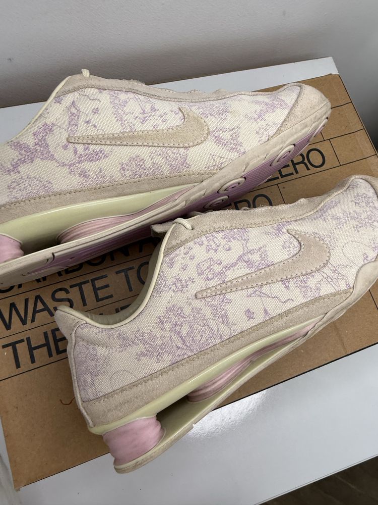 Nike W Shok R4 (38.5) Маратонки