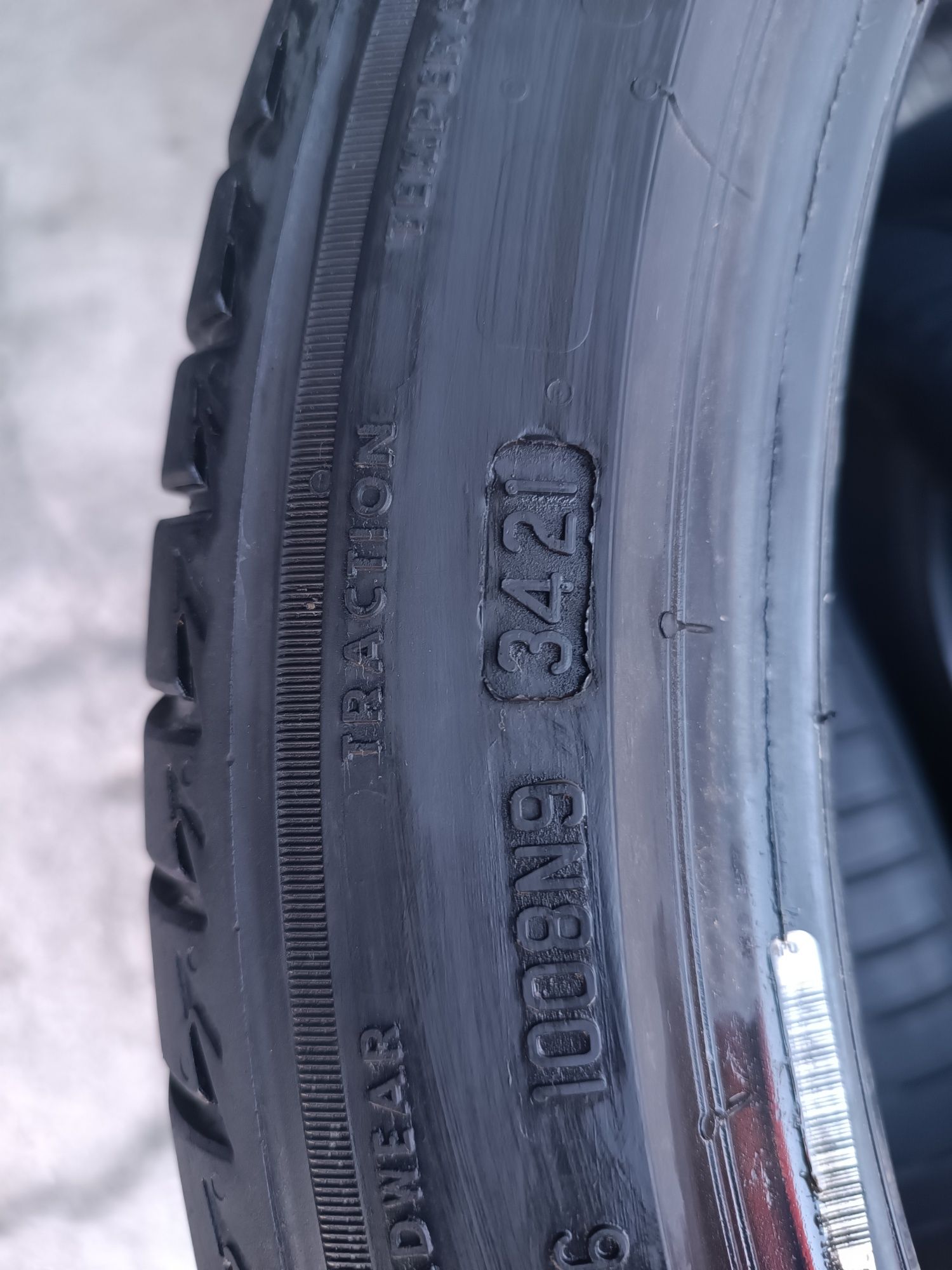 245/40/19 Bridgestone Дот 3421