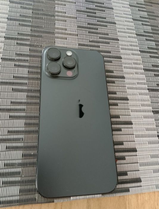 Iphone 16 pro max 256gb arata si fuctoneaza 10/10 sanatate baterie 96%