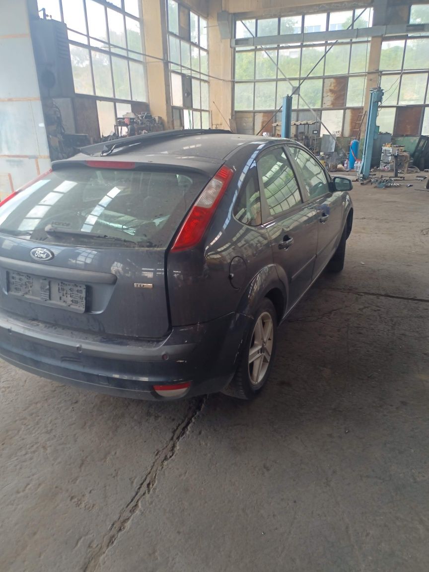 Ford Focus 1.6 TDCI на части