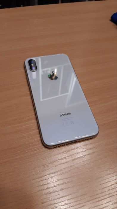 Продам срочно айфон Х 64 гигабайтов
