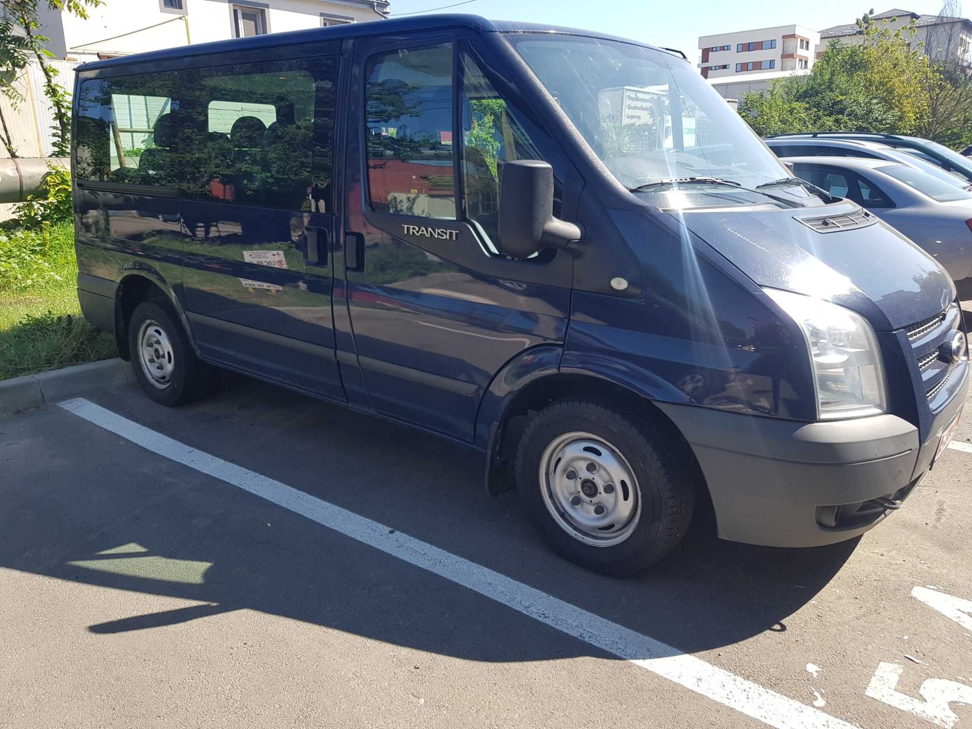 Inchiriez/Rent Microbuz 8+1 locuri, cu sau fara sofer