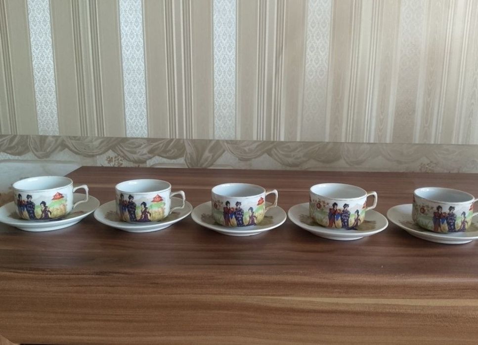 Японски сервизи за кафе и чай.