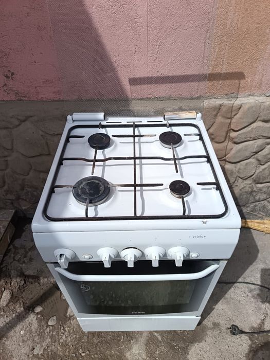 Продам газовую плиту
