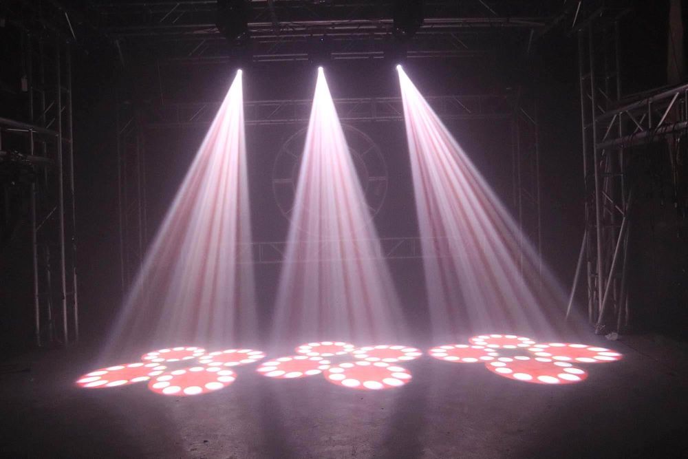 Mini LED Moving Head 150W Beam+Spot+18 Prisme rotative