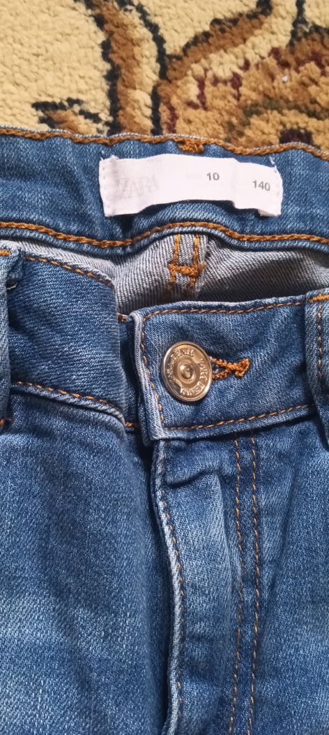 Джинсы на девочку Zara