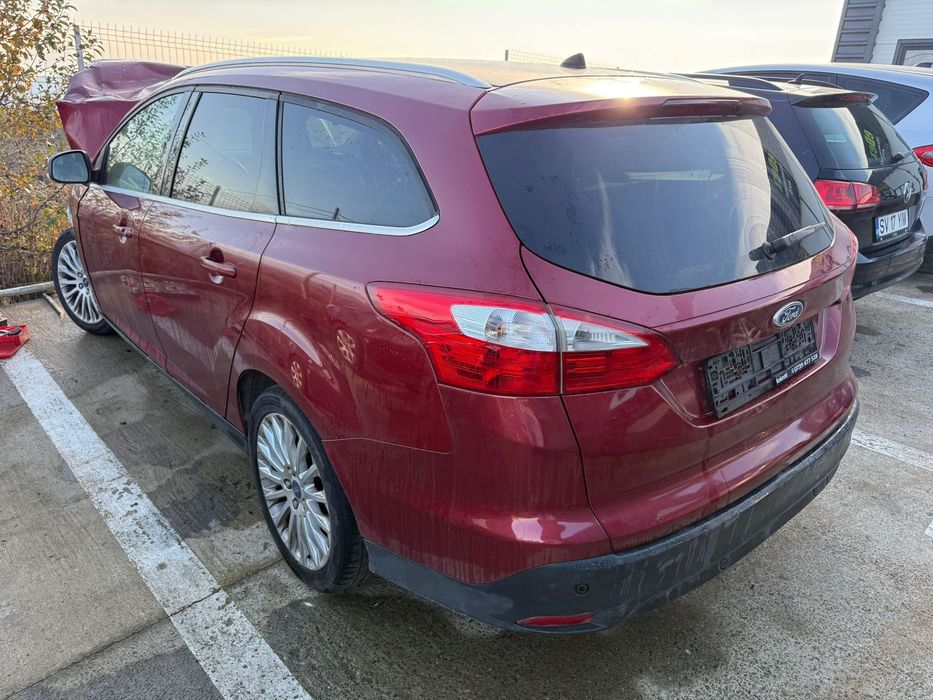 Dezmembrez / Dezmembrari / Piese / Accesorii Ford Focus 3 break rosu 1.6 115 cp T1DB stanga