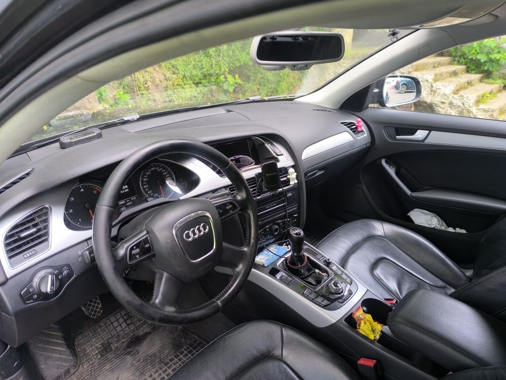Vând sau schimb Audi A4 b8