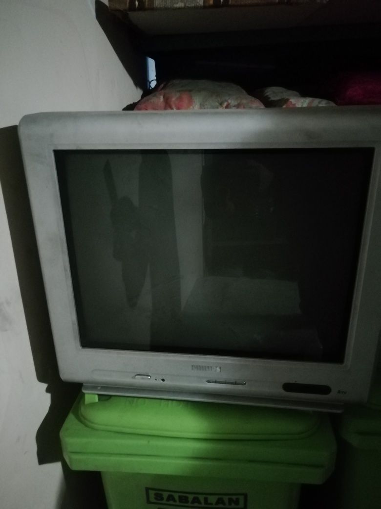 Телевизор цвет серый