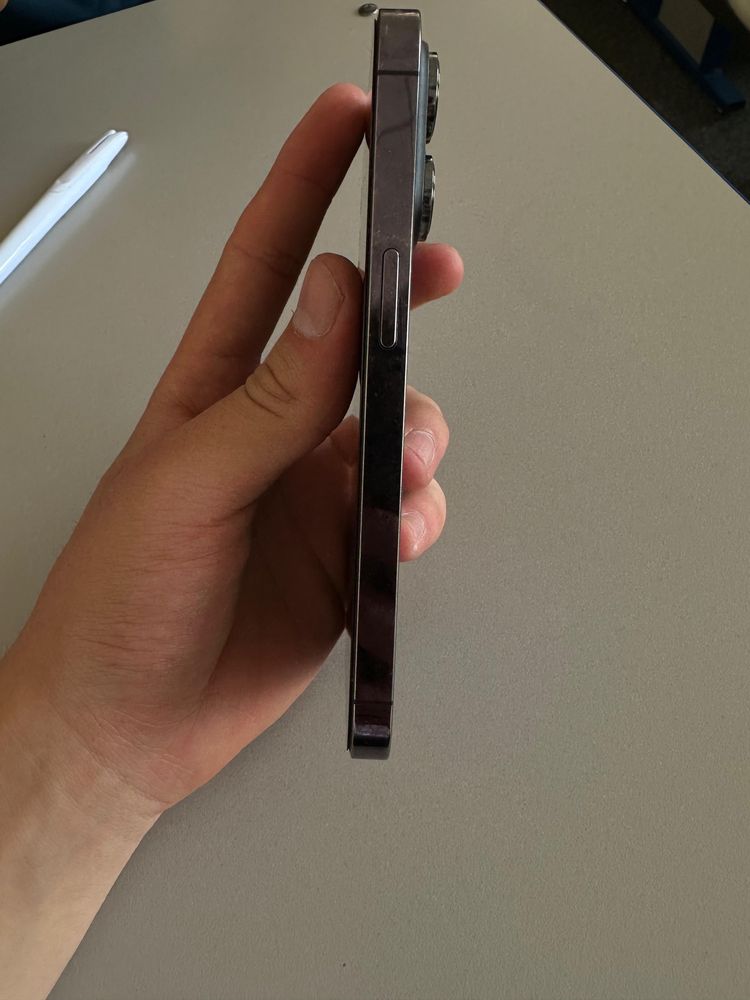 в хорошем состояние iphone 14 pro