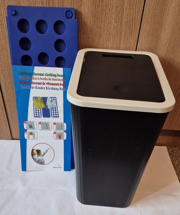 Organizator/placă reglabilă tricouri copii+coș