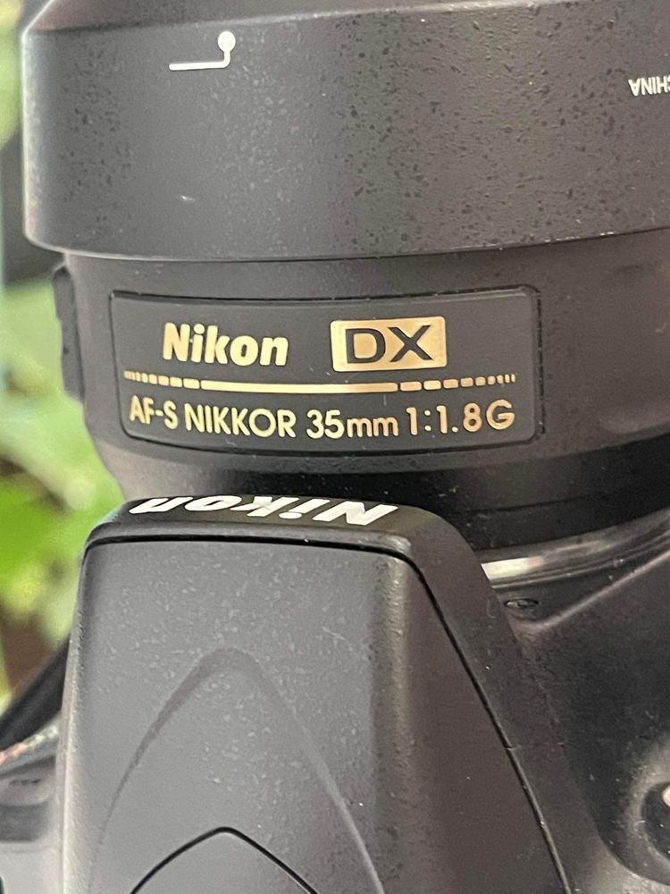 Nikon D300 + обектив + статив + чанта