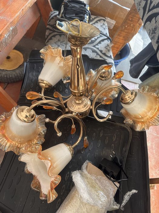 Люстра в хорошем состоянии