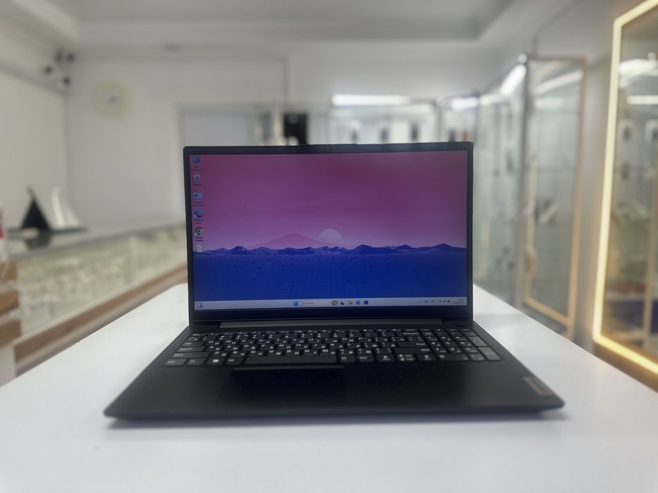 Ноутбук Lenovo.