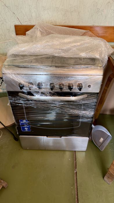 Vând aragaz Beko impecabil