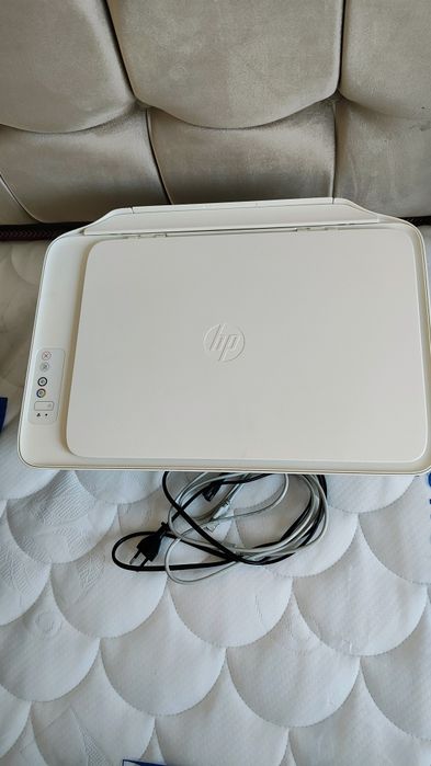 Imprimanta HP negru și color