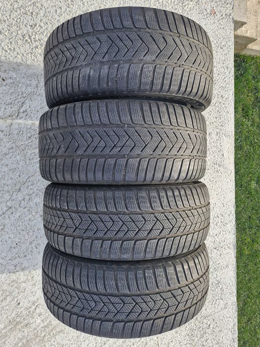 Set Pirelli Winter Sottozero 3 r-f* (BMW): 225/45R18 + 255/40/R18