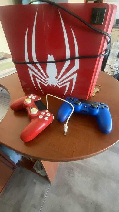 PS4 Spider-Man Edition + 2 manete + 4 jocuri