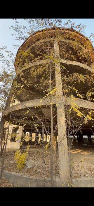 Коммерческий объект под реконструкцию 2898 м² 
Участок: 50 соток