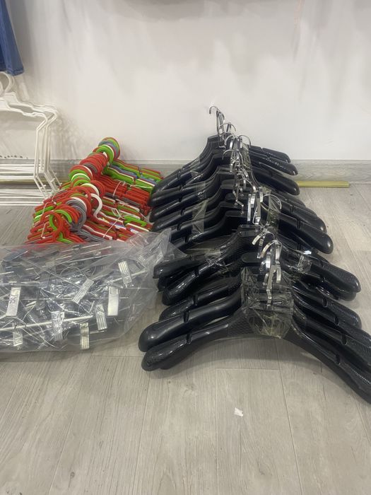 Magazin uchun veshilka