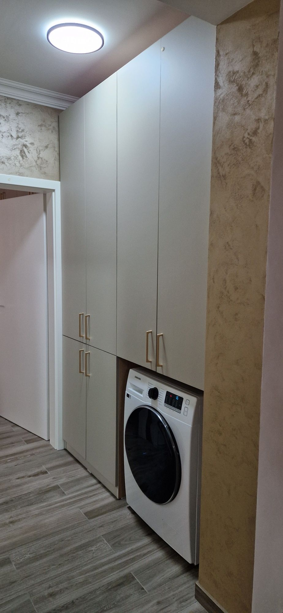 De închiriat apartament de lux cu 2 camere