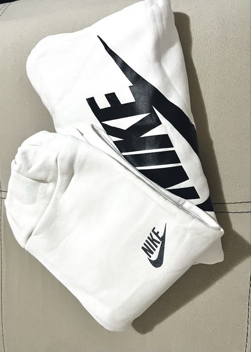 Стилен бял спортен комплект Nike за деца и тийнейджъри (10–15 години)