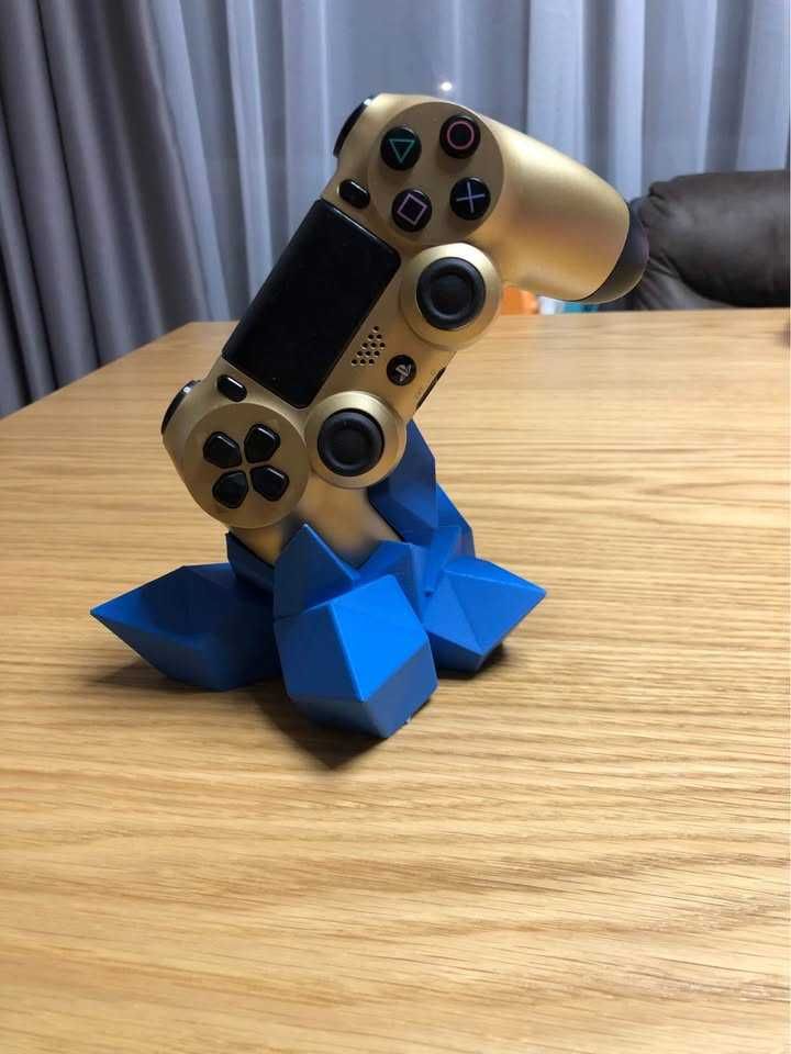 3D принтирана Стойка за контролер за PS4, PS5