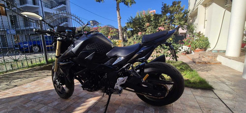 Vand Suzuki GSR 750, an 2014