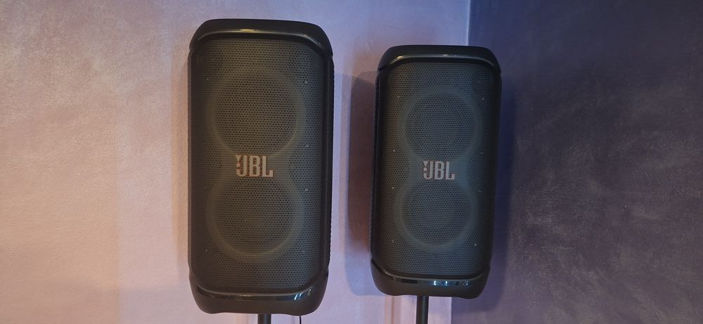 Vând boxe JBL 320