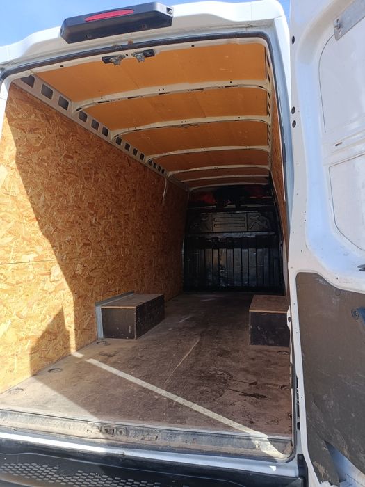 Vănd Iveco autoutilitara ,an fabricație 2015,motor2998cm34