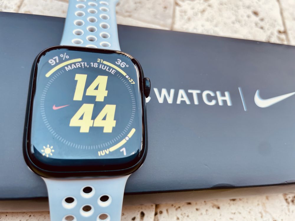 Apple Watch Nike seria 7 45 mm