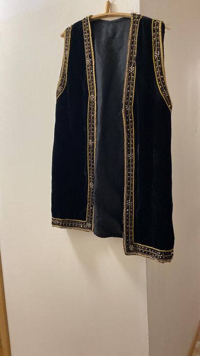 Камзол из чёрного бархата